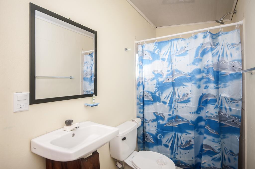 Cadillac Rock Beach Hotel Jaco Room photo